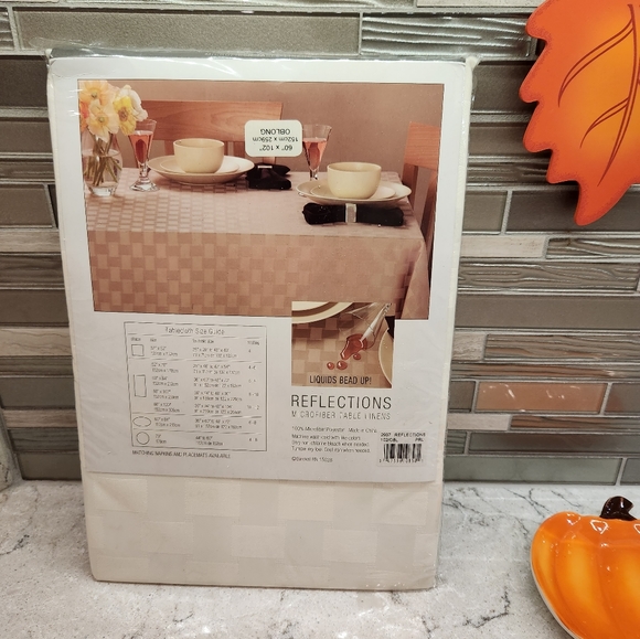 Reflections Table Cloth - Picture 2 of 3